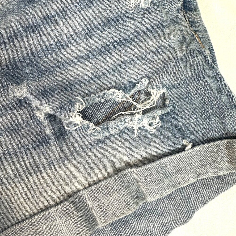 Aeropostale Y2K Low Rise Midi Distressed Blue Denim Summer Jean Shorts Size 12 - Picture 11 of 13